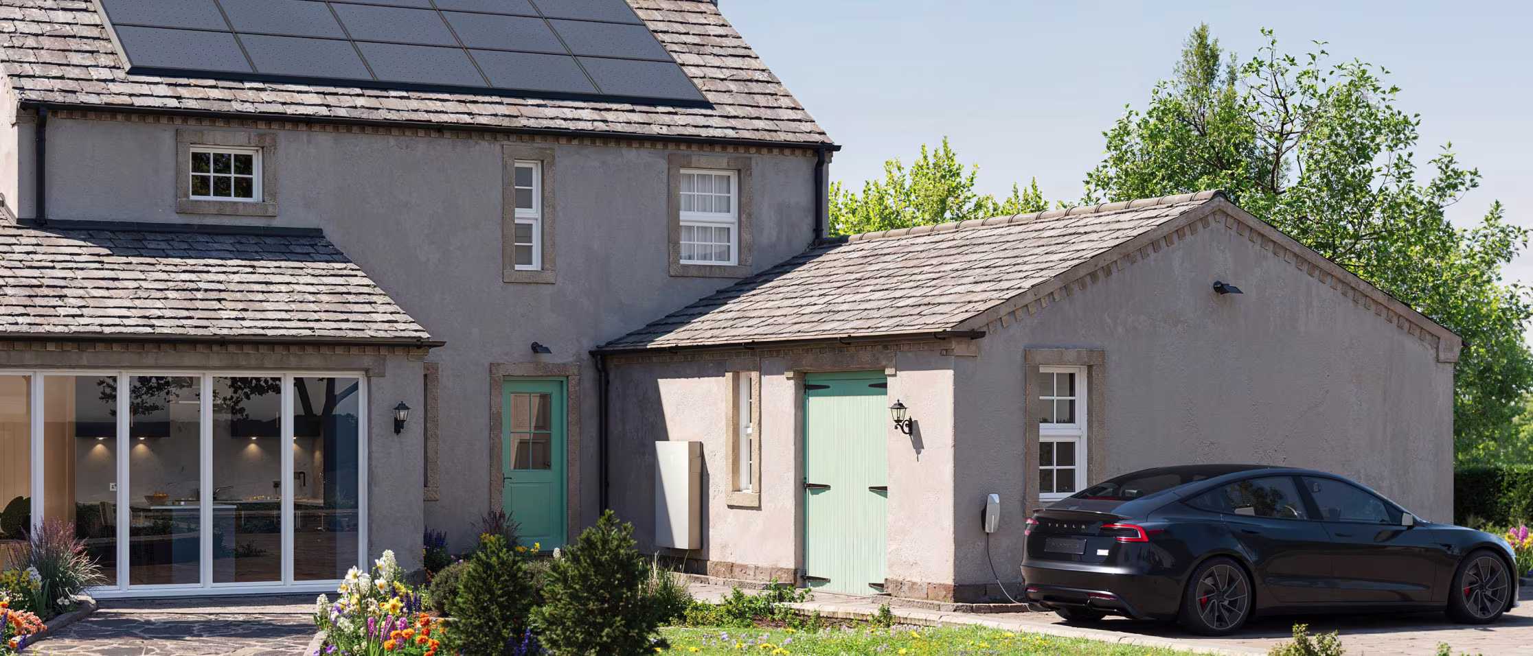 Güneş enerjisiyle şarj edilen ev ve araç